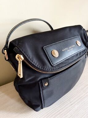 Marc Jacobs Preppy Nylon Mini Natasha Crossbody Bag Black Gold Hardware EUC